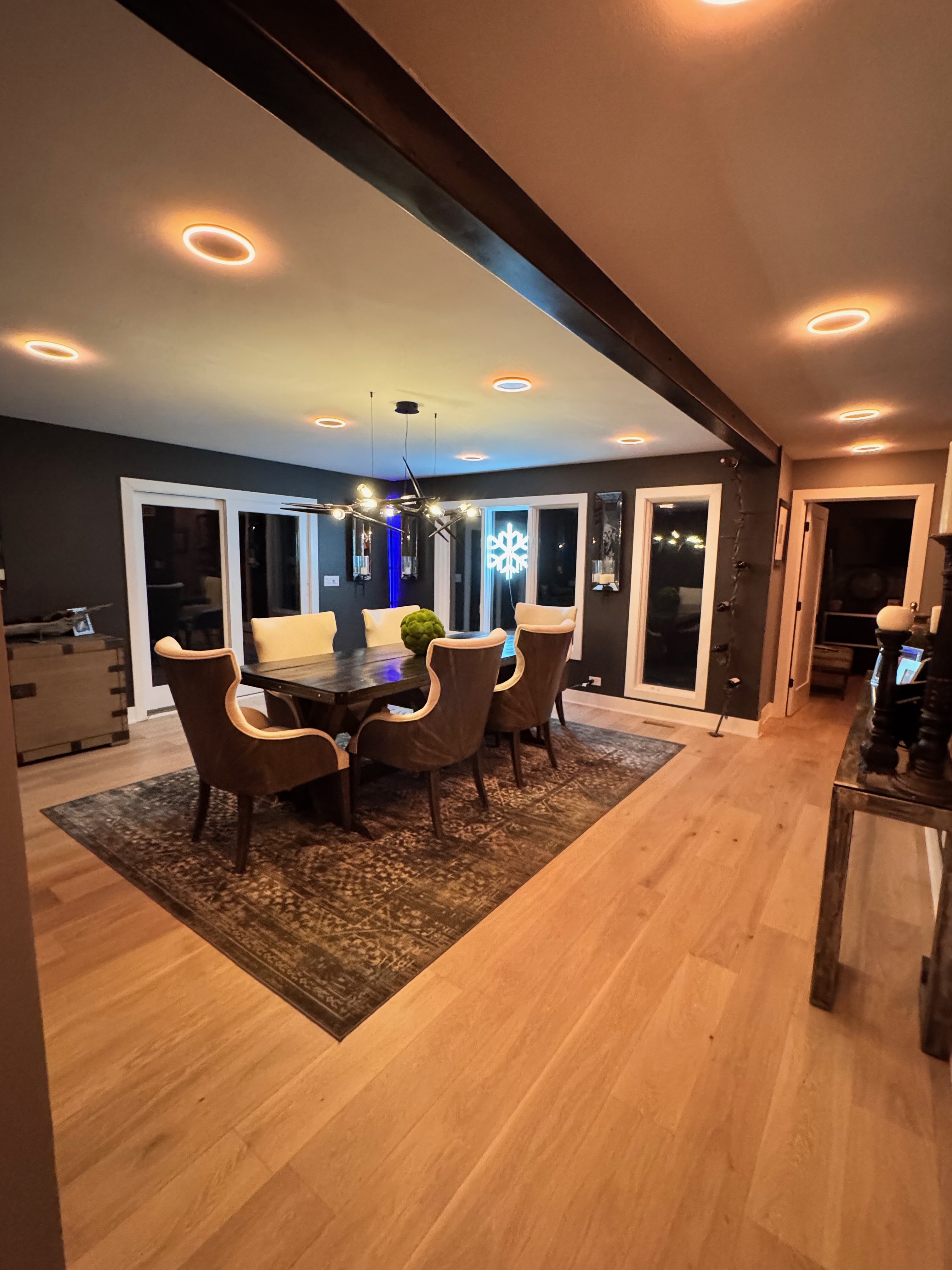 Robinwood dining room interior by Breuder Design